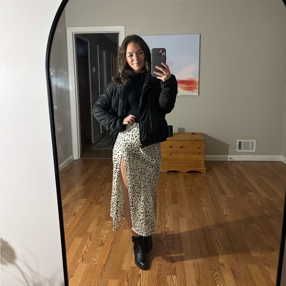 Meet your Posher, Jade - Picture 4 of 6